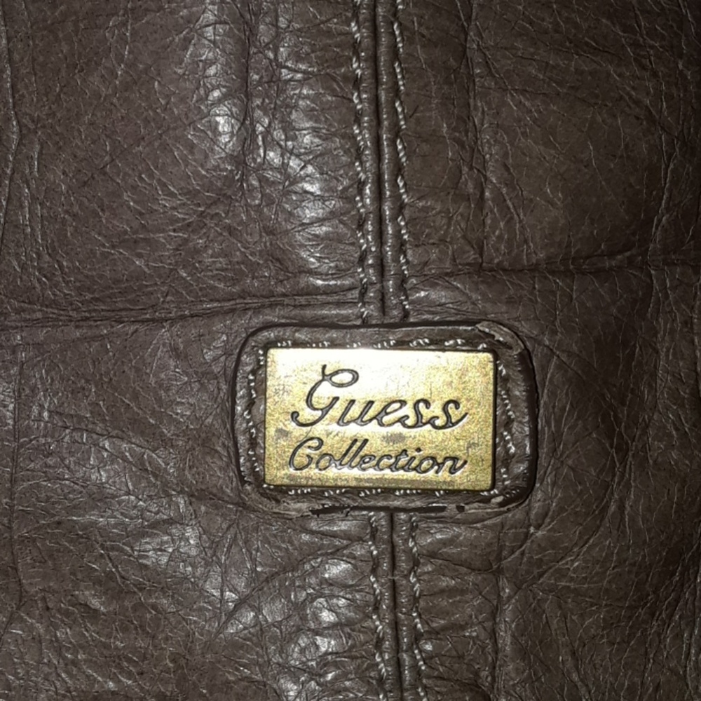 Guess - Picture 3 of 8